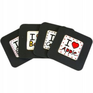 Podstawka pod kubek "I love", 9x9 cm, czarna, 4 szt., z napisami.
